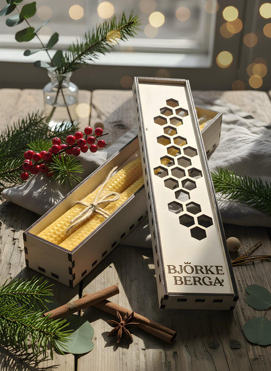 Handrullade bivaxljus – spiralform i exklusiv gåvolåda